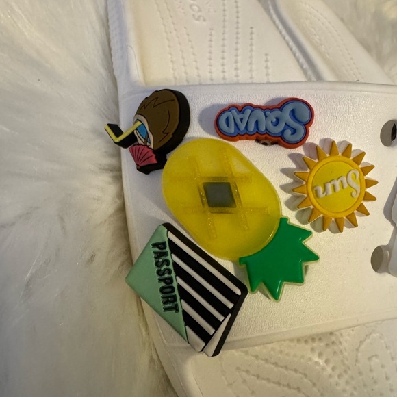 Croc Slides with 18 charms. Size Women 6 - Picture 8 of 14